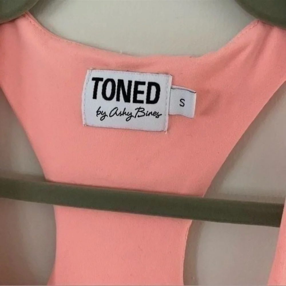 TONED By Ashy Bines - Picture 4 of 6